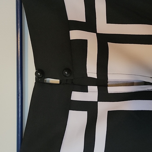 Dress - Picture 3 of 4